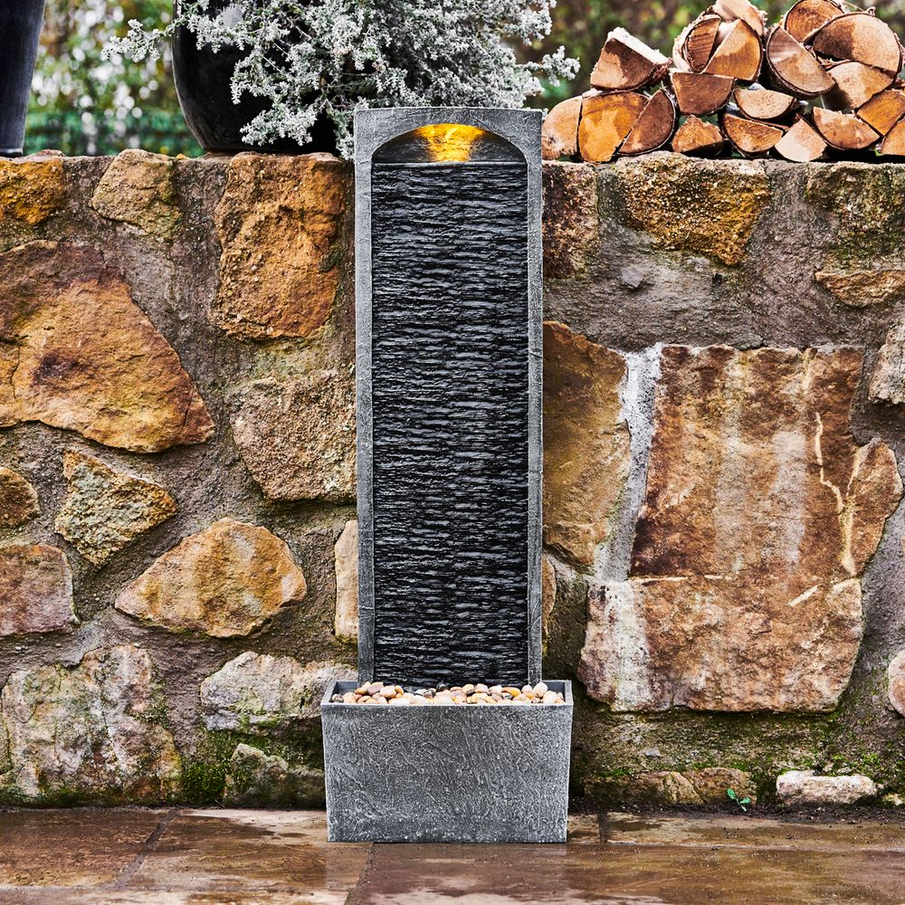 Garden Water Feature: Outdoor Straight Water Fountain with Lights